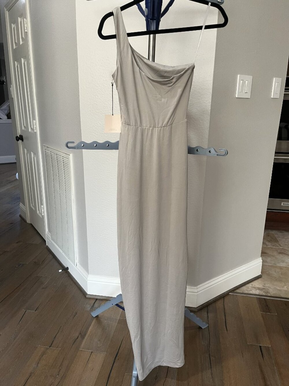 Superdown Erla Cutout Maxi Dress - Picture 5 of 5